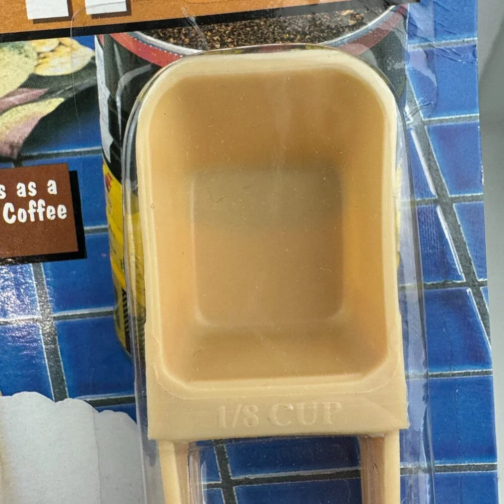Vtg‎ Sealed Coffee Helper Scoop Filter Lifter Cream Colored Plastic 1/8 Cup Prop